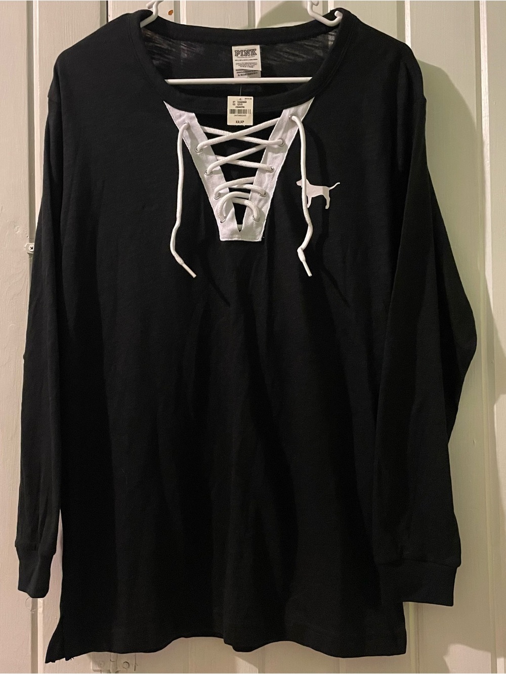 PINK Victoria's Secret Black Long Sleeve "86" Graphic T-Shirt X-small NWT - Picture 3 of 8